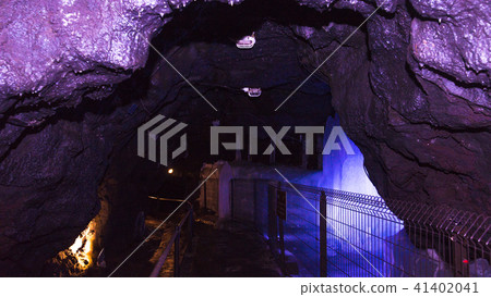 Tomodake Wind hole _ passage 5 with strobe Tomodake Wind hole _ passage 5 with strobe 41402041