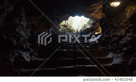 Tomodake wind hole near entrance 41402048