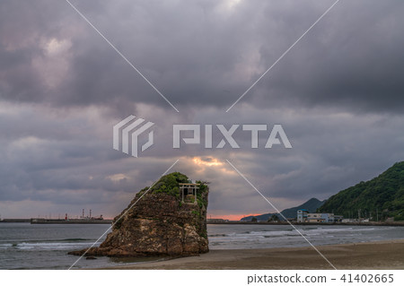 Inama的海灘的晚上風景 41402665