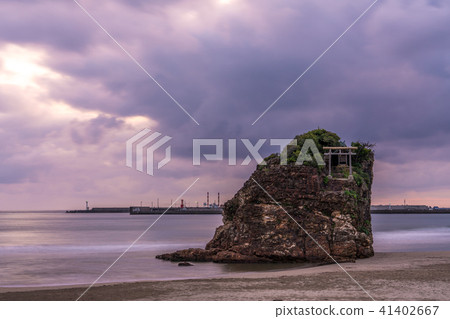 Inama的海灘的晚上風景 41402667