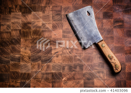 Top of wiev vintage butcher meat on wooden board 41403096