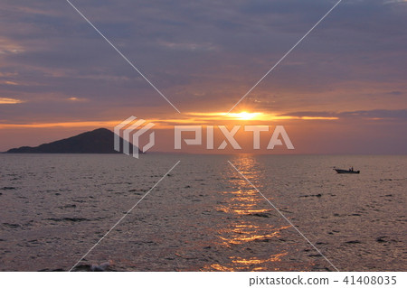 Sunset sunset ocean cloud vessel 41408035
