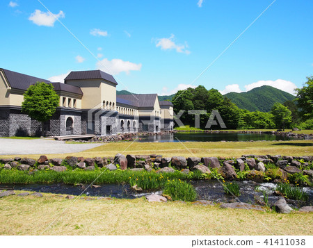 初夏現代藝術博物館的早晨橋樑 初夏現代藝術博物館的早晨橋樑 41411038