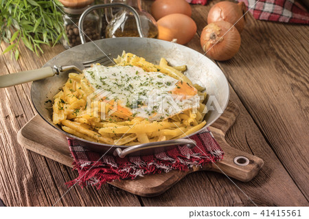 Fried egg served with yellow beans. Fried egg served with yellow beans. 41415561