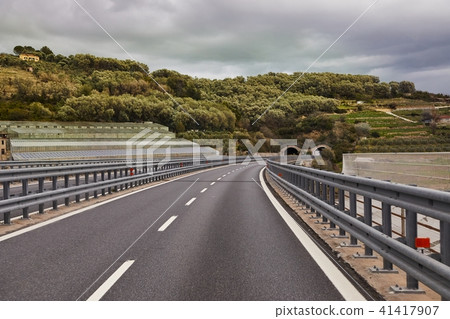 Highway with approaching tunnel 41417907