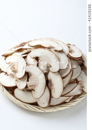 Sliced shiitake mushroom 41419288