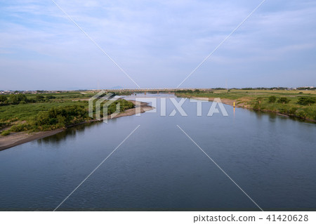 在口氣河昭和橋樑的日落視圖 在口氣河昭和橋樑的日落視圖 41420628