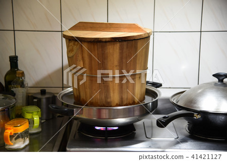 台灣端午節包肉粽 台灣端午節包肉粽 41421127