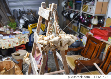 台灣家庭端午節包肉粽.粽子 41421528