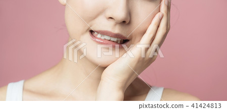 Tooth trouble 41424813