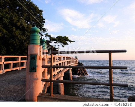 “Misogi Bridge”導致這對情侶搖滾 41426258