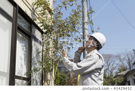 Apartment · Reform · Rebuilt · Businessman looking at the building 41429432