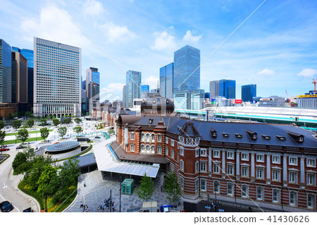從KITTE東京站丸之內車站廣場和藍天的看法 從KITTE東京站丸之內車站廣場和藍天的看法 41430626