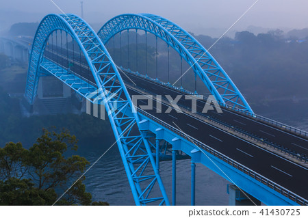 Morning morning at Shin-Saikai Bridge dawn [Nishi-shi prefecture Saikai-shi] 41430725