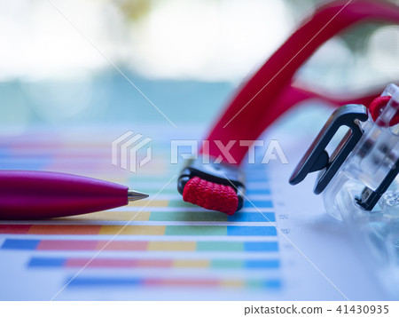 Business image · graph · ID card · female 41430935