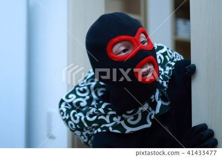 Thief (Criminal illegal culprit villain eyed hat disguise casualty suspect criminal casualty suspicious person Karasugi pattern person) Thief (Criminal illegal culprit villain eyed hat disguise casualty suspect criminal casualty suspicious person Karasugi pattern person) 41433477