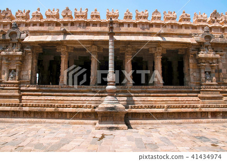 Flagpost & 100 pillar Maha-mandapa 41434974