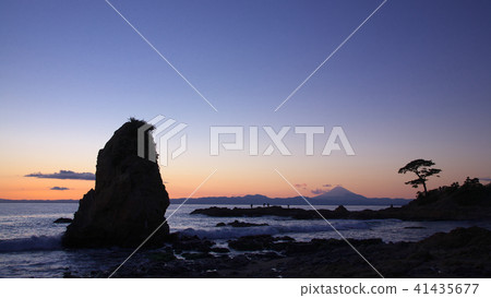 Tateishi海岸夜景在黃昏 Tateishi海岸夜景在黃昏 41435677