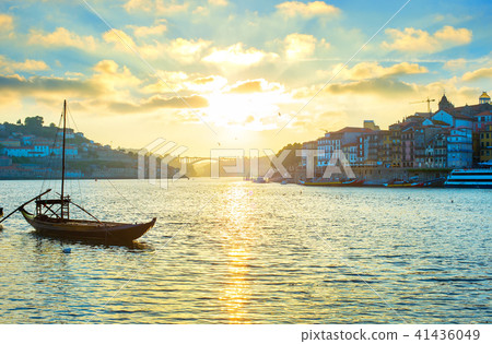 Porto skyline wine boat Portugal 41436049