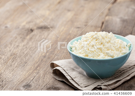 fresh cottage cheese 41436609