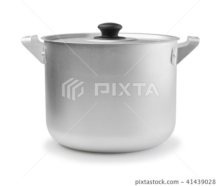 Saucepan isolated on white background Saucepan isolated on white background 41439028