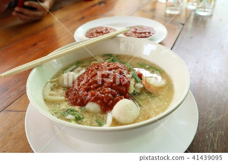 Seafood vermicelli soup - Sukiyaki Seafood vermicelli soup - Sukiyaki 41439095