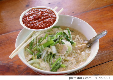 Seafood vermicelli soup - Sukiyaki Seafood vermicelli soup - Sukiyaki 41439097