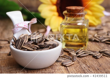 Sunflower seed and oils Sunflower seed and oils 41439511
