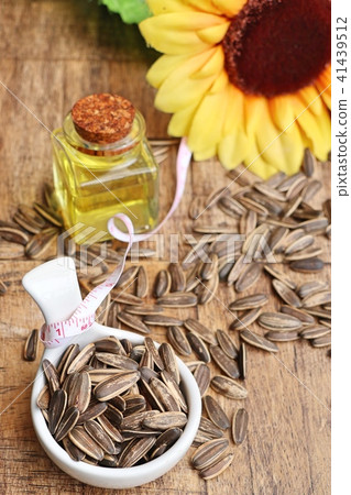 Sunflower seed and oils Sunflower seed and oils 41439512