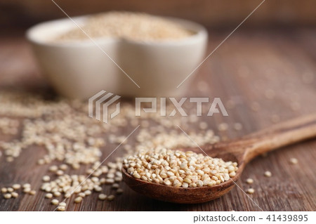 heap organic quinua seeds heap organic quinua seeds 41439895