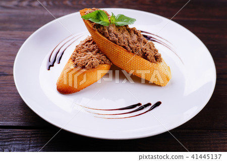 Fresh bruschettas with chicken liver pate Fresh bruschettas with chicken liver pate 41445137