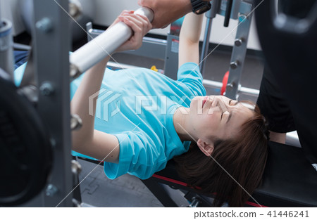 臥推·女性 41446241