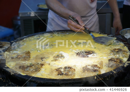 Oyster omelet Oyster omelet 41446926