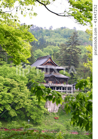 Fresh green and Fukumitsu Takashi Kurugi Temple Kanzoji (Fukushima Prefecture · Yanatsu Town) 41447252