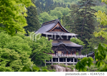 Fresh green and Fukumitsu Takashi Kurugi Temple Kanzoji (Fukushima Prefecture · Yanatsu Town) Fresh green and Fukumitsu Takashi Kurugi Temple Kanzoji (Fukushima Prefecture · Yanatsu Town) 41447253