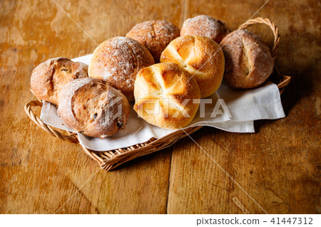 Various rolls 41447312