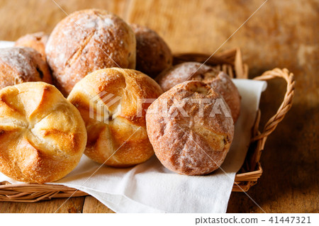 Various rolls 41447321