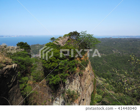 The summit of Mt. Nokogiri in Chiba Prefecture (Kyonan Town, Chiba Prefecture) The summit of Mt. Nokogiri in Chiba Prefecture (Kyonan Town, Chiba Prefecture) 41448040