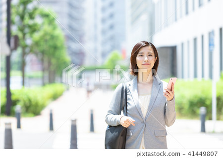 適合女性辦公室女士新鮮綠色OL商務套裝肖像新兵 適合女性辦公室女士新鮮綠色OL商務套裝肖像新兵 41449807