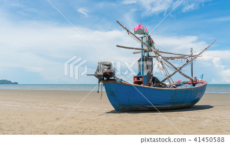 FishingBoat SamRoiYodBeach PrachuapKhiriKhan Thai 41450588
