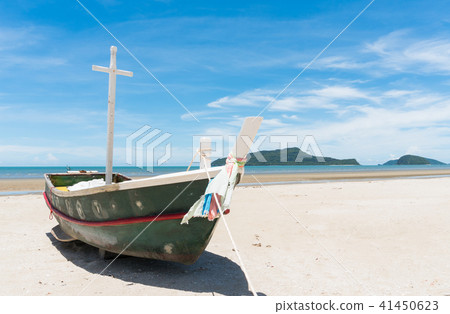 FishingBoat SamRoiYodBeach PrachuapKhiriKhan Thai 41450623