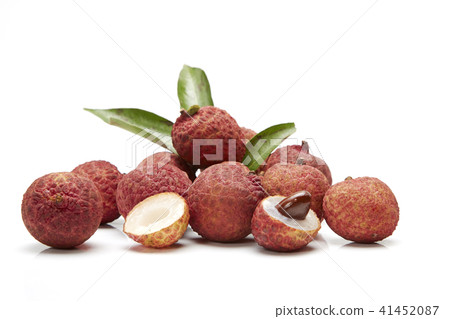 Fresh lychee fruits 41452087