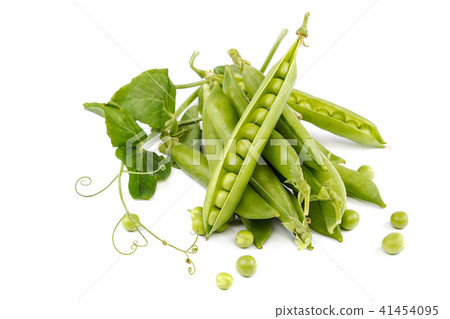 Fruits of green peas on white background. 41454095