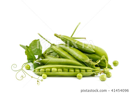 Fruits of green peas on white background. 41454096