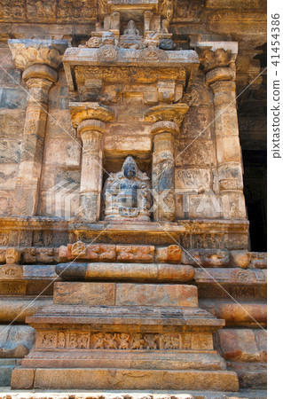 Padmanidhi in Maha-mandapa, Airavatesvara Temple 41454386