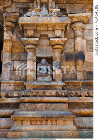 Sankhanidhi in Maha-mandapa, Airavatesvara Temple Sankhanidhi in Maha-mandapa, Airavatesvara Temple 41454388