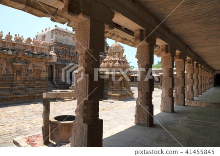 View from North cloister Airavatesvara Temple 41455845