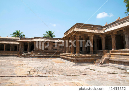 Chandikesvara Temple and Airavatesvara Temple 41455852
