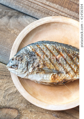 Grilled gilt-head bream 41456304