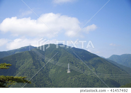 在山區的傳輸線 在山區的傳輸線 41457492